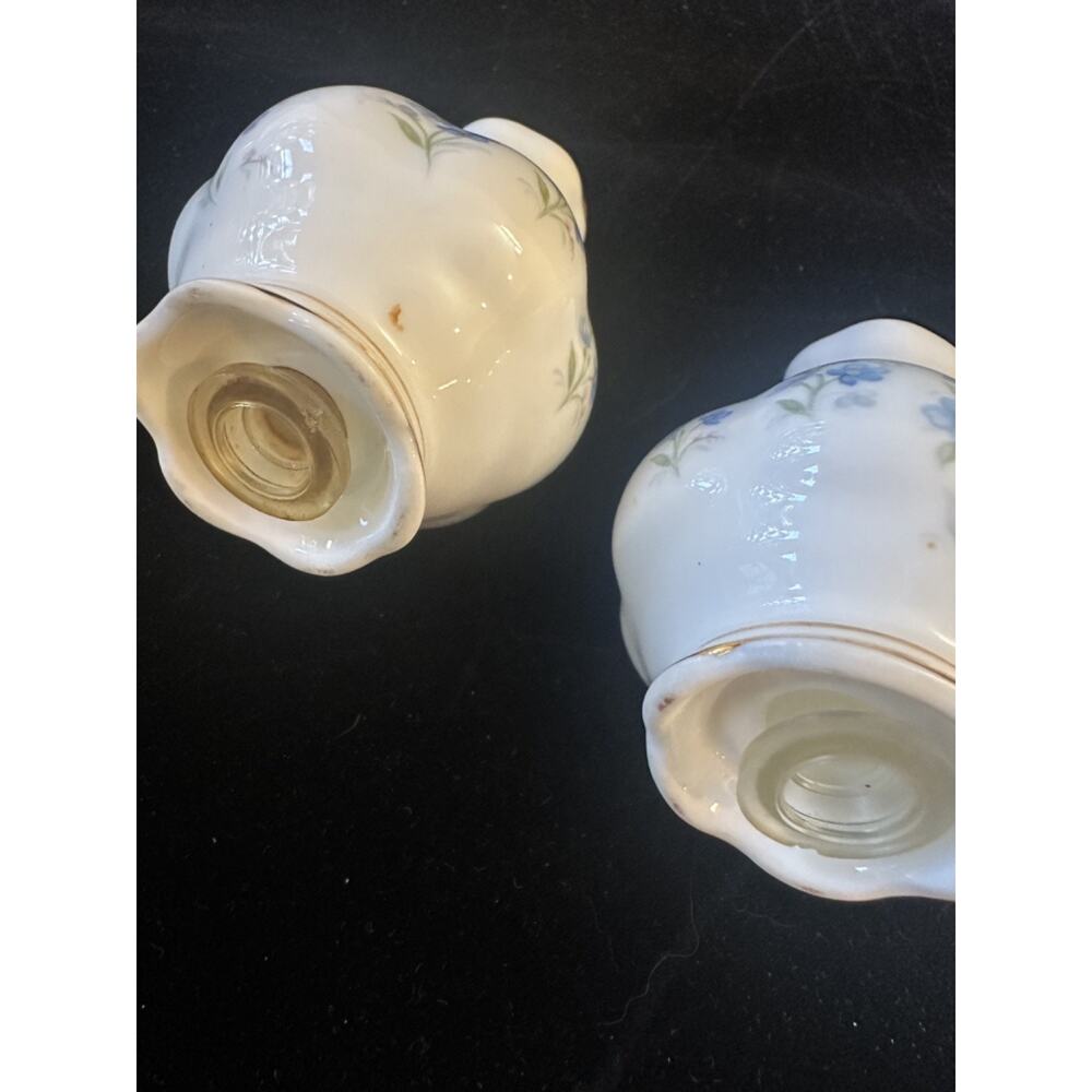 Royal Albert Memory Lane Salt & Pepper Shakers Hampton Shape Vintage Bone China - Picture 3 of 5